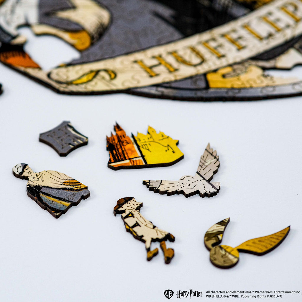Wooden jigsaw puzzle Harry Potter Hufflepuff™ Gameplay (B2B)