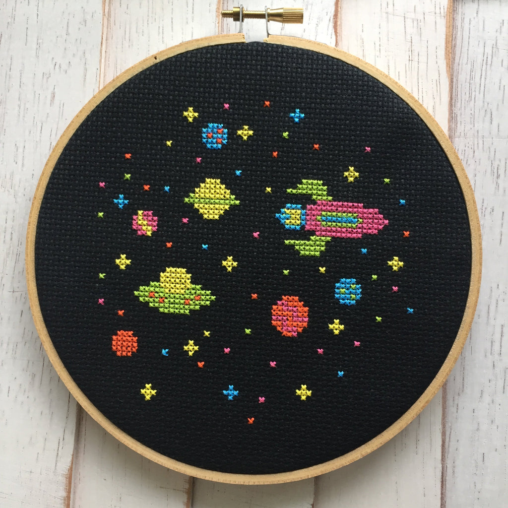 Outer Space Aliens Spaceship Counted Cross Stitch DIY KIT Beginner