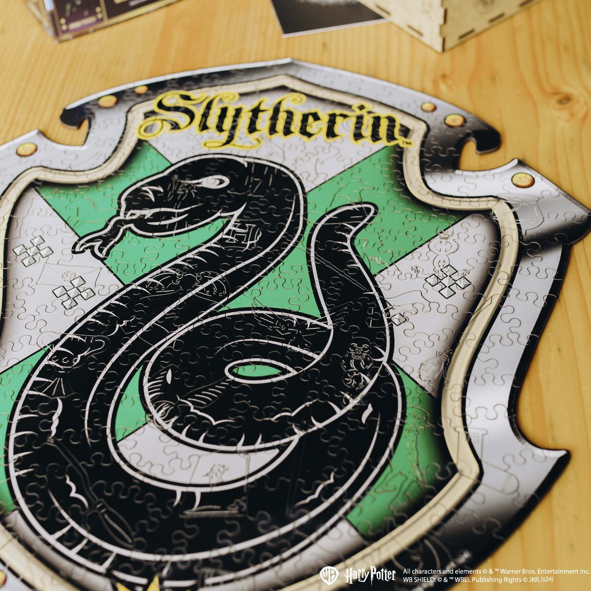 Wooden jigsaw puzzle Harry Potter Slytherin™ (B2B)