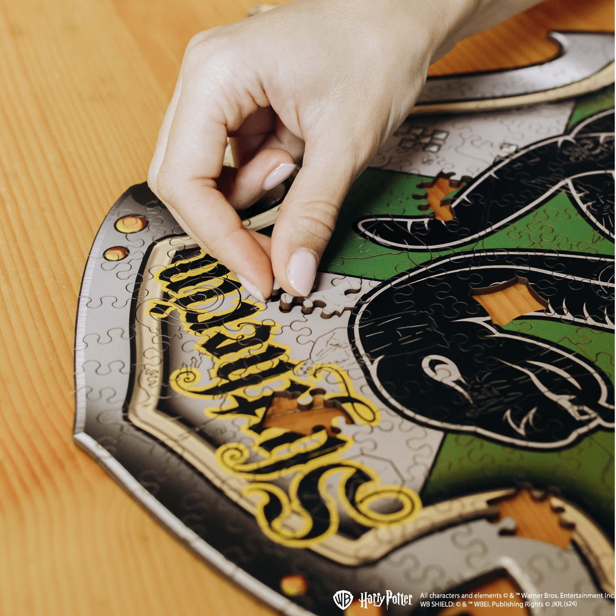 Wooden jigsaw puzzle Harry Potter Slytherin™ (B2B)